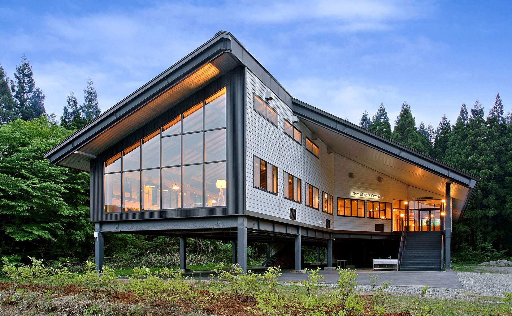 信濃町 Nomad Work Center